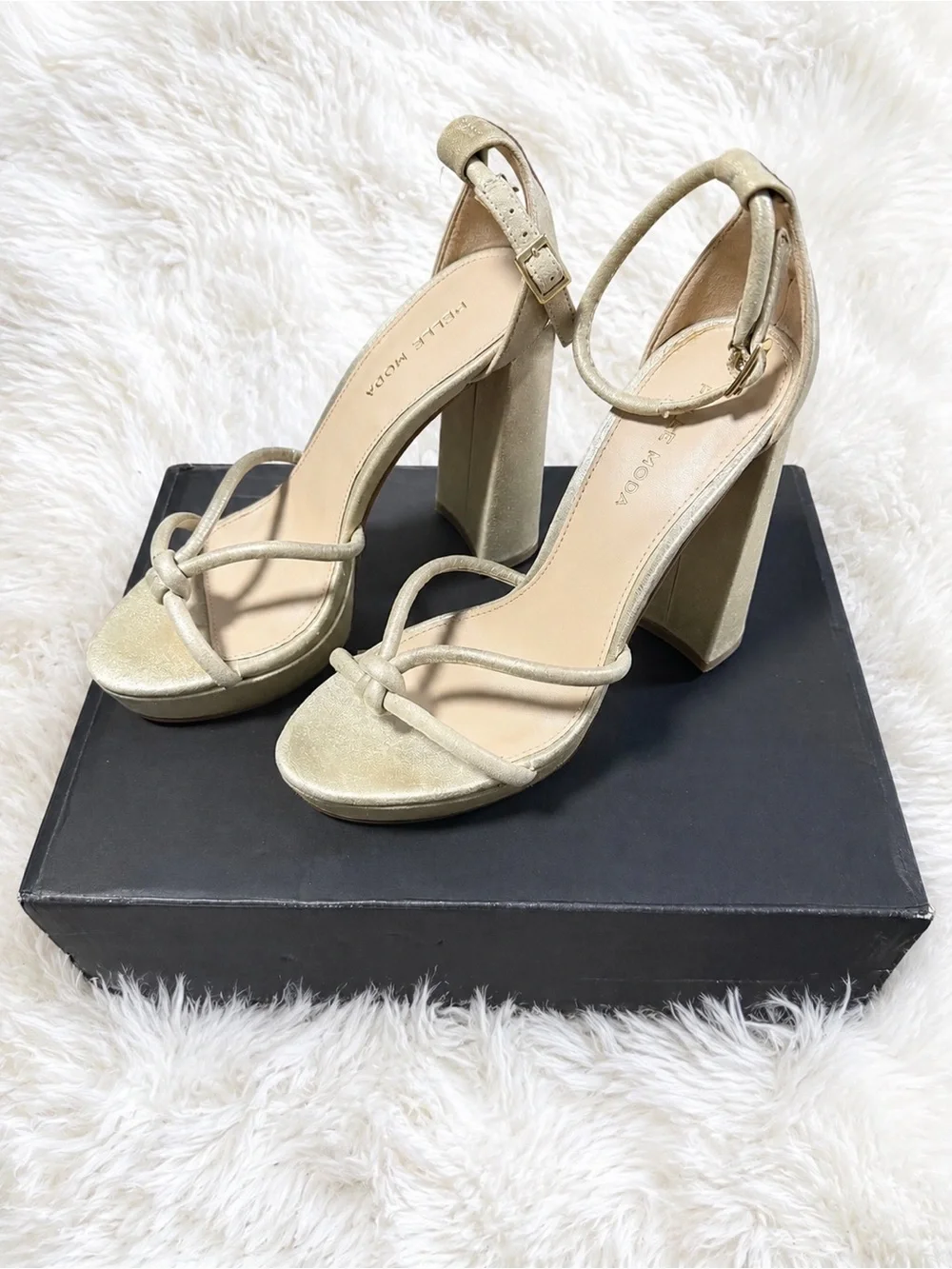 Pelle Moda Gilian Platform Sandals – Platinum Gold Metallic Suede – Size 7.5M